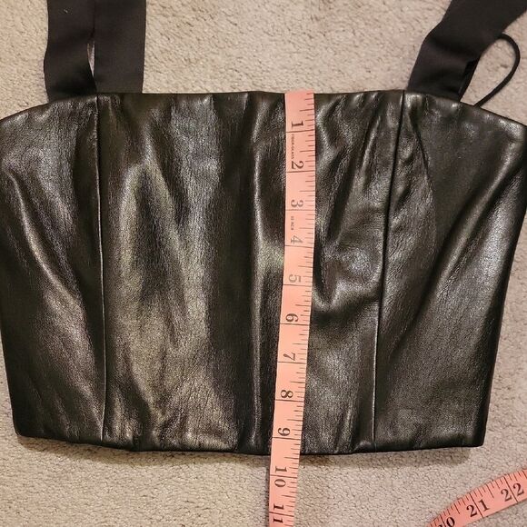 Alice + Olivia Cassidy Vegan Leather Tie Shoulders Top Sz 6 - Picture 7 of 12